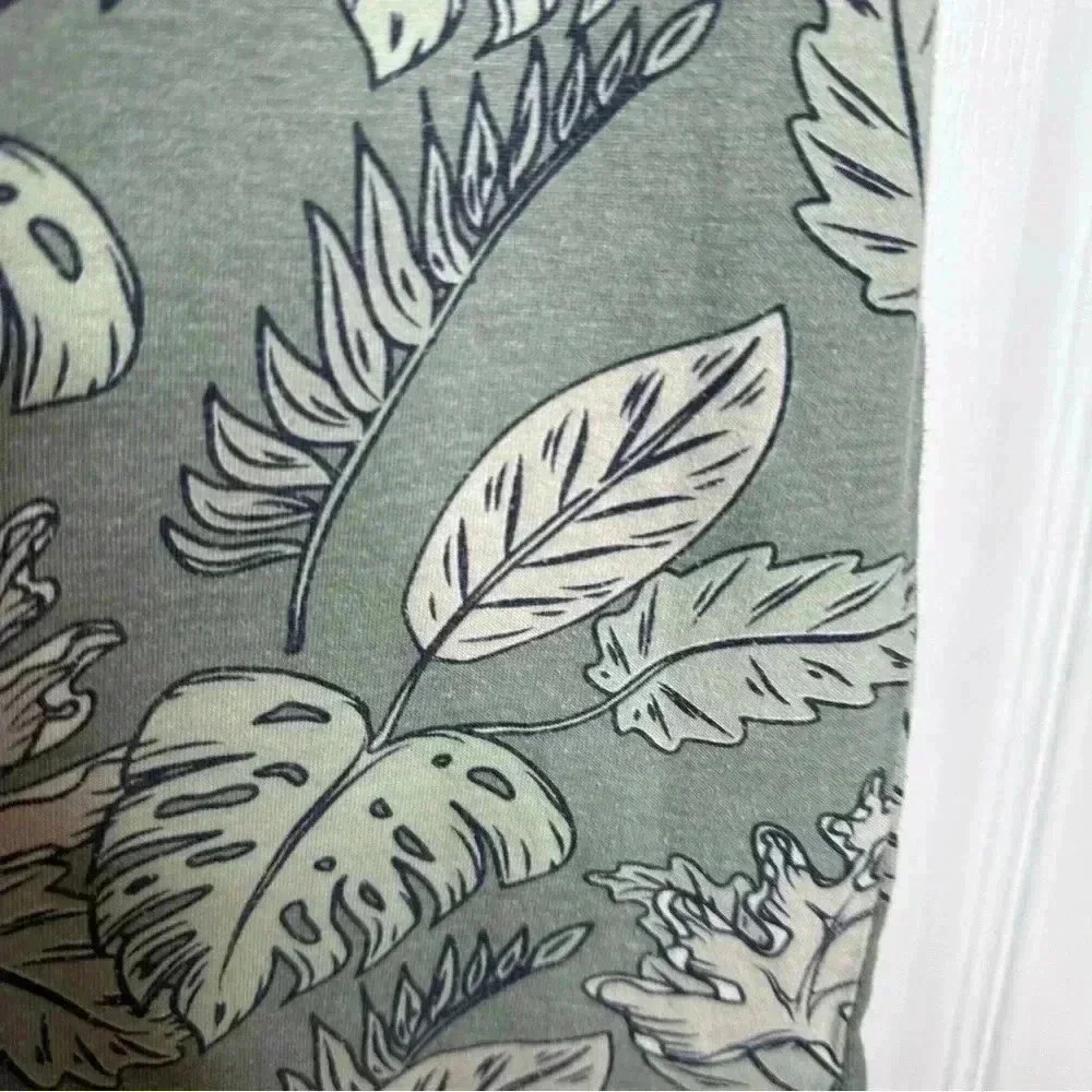 Bluenotes T-Shirt Longline Leaves Green Size Medium - Picture 14 of 16